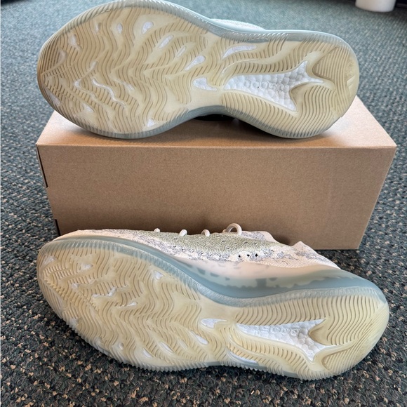Size 12.5 - adidas Yeezy Boost 380 Alien Blue - Picture 5 of 5